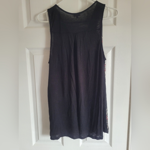 💲3/25💲Womens sleeveless blouse - Picture 3 of 3